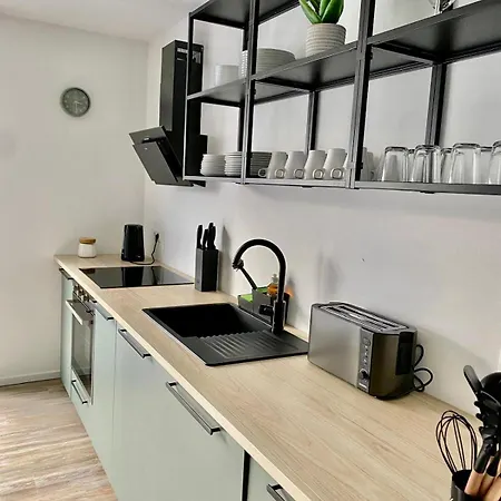 Komfortable Xxl Teamsuite Mit 1,20 Betten Appartement Duisbourg
