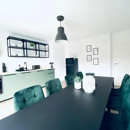 Komfortable Xxl Teamsuite Mit 1,20 Betten شقة