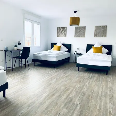 Komfortable Xxl Teamsuite Mit 1,20 Betten Duisbourg